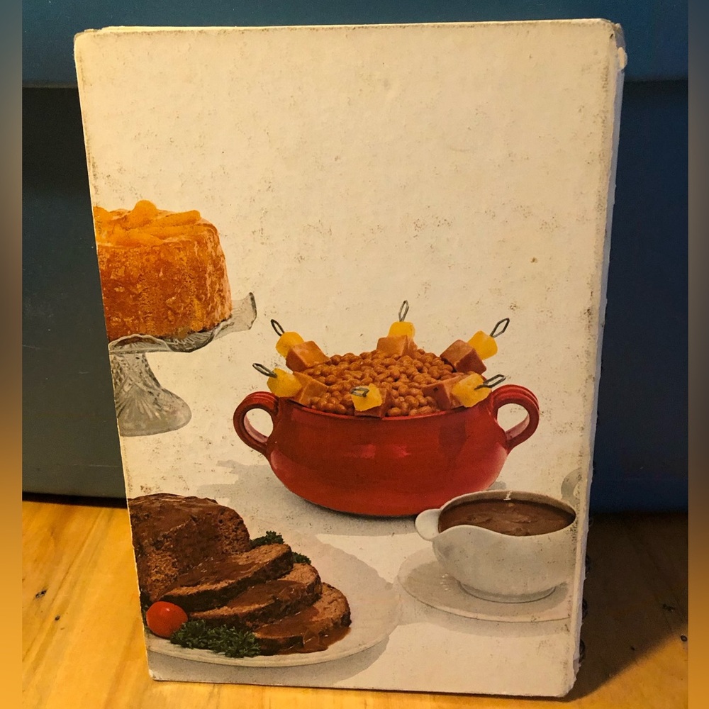 2/$40 Campbell’s Soup “Easy Ways to Delicious Meals” cookbook - Picture 2 of 6